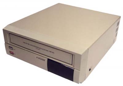 VHS Videorecorder mit 30 h Echtzeit und 960 h Zeitraffer